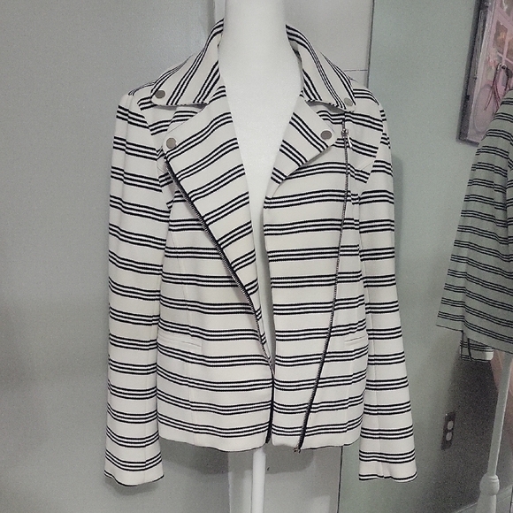 bagatelle Jackets & Blazers - bagatelle Black and White Striped Blazer Jacket